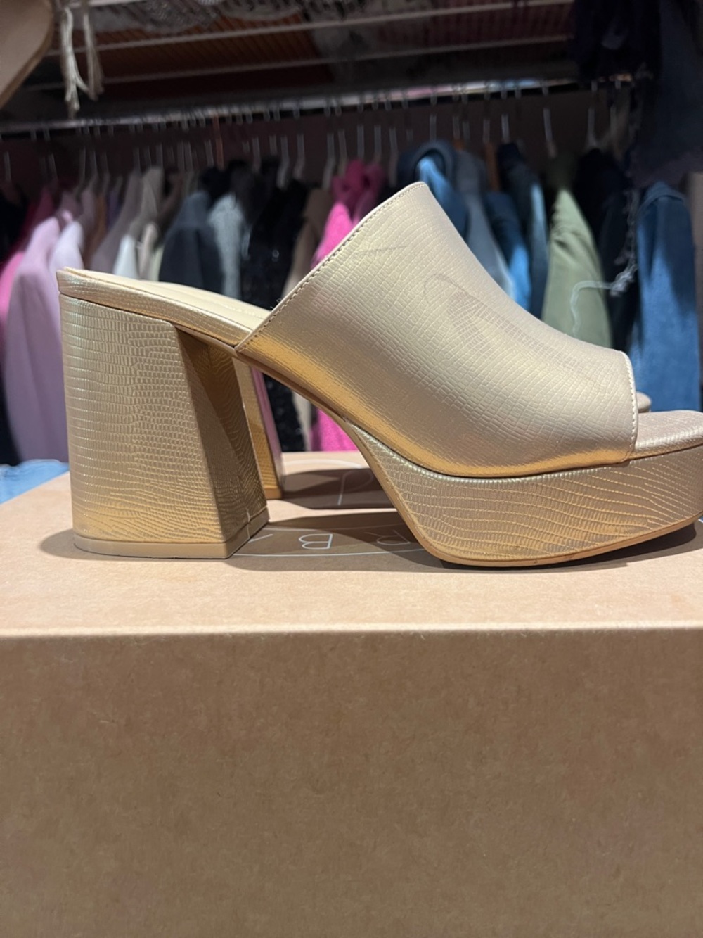 Urban Outfitters Metallic Gold Slide Mules - Picture 4 of 12